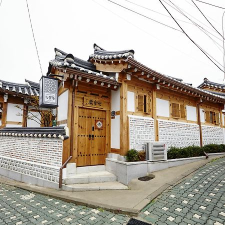 Hanok 24 Guesthouse Gyeongbokgung Сеул Екстер'єр фото