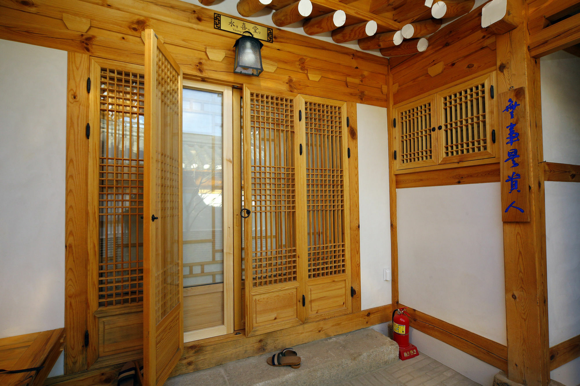 Hanok 24 Guesthouse Gyeongbokgung Сеул Екстер'єр фото