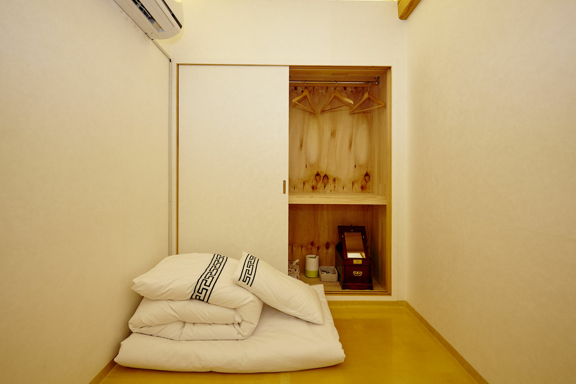 Hanok 24 Guesthouse Gyeongbokgung Сеул Екстер'єр фото