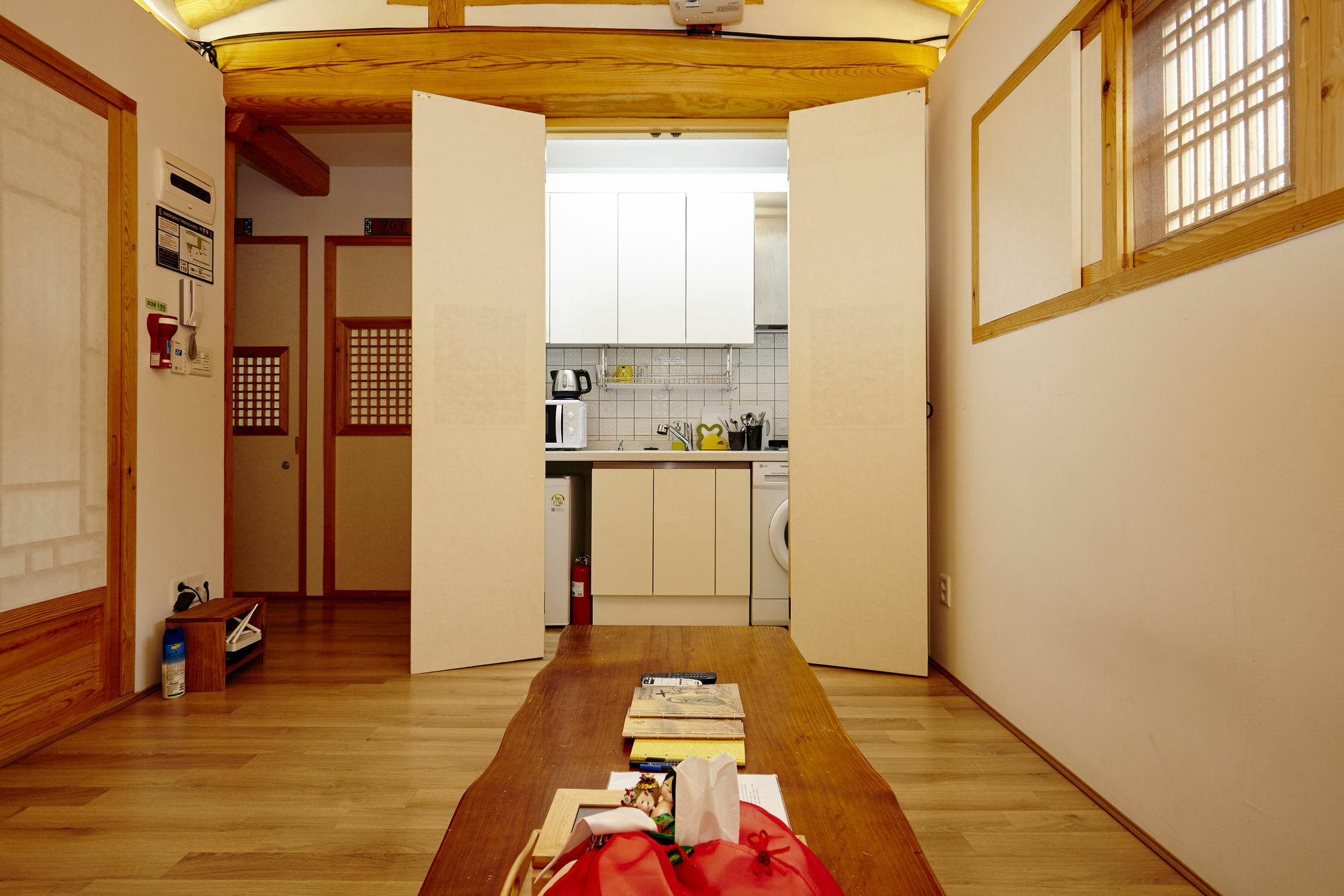 Hanok 24 Guesthouse Gyeongbokgung Сеул Екстер'єр фото