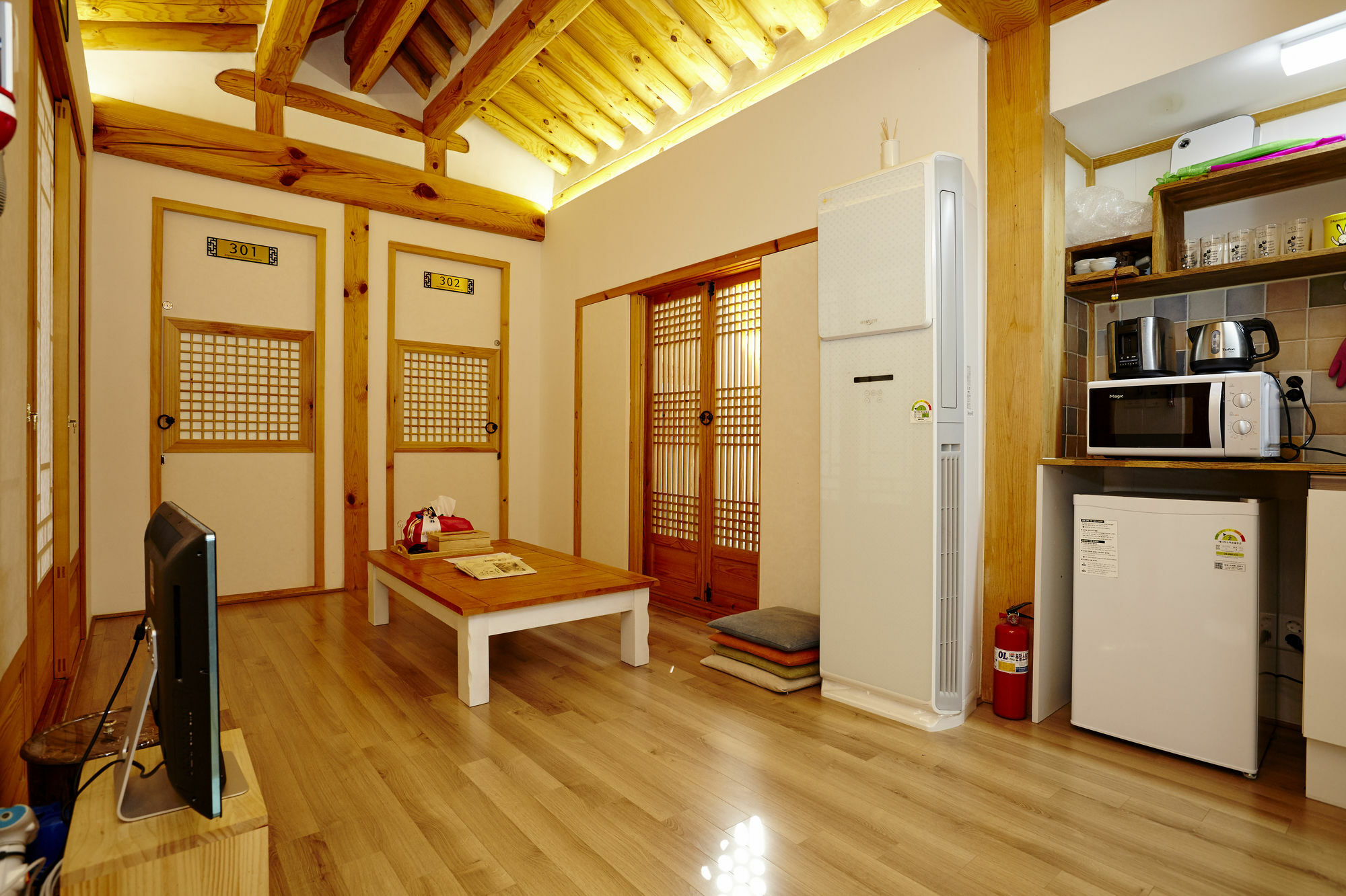 Hanok 24 Guesthouse Gyeongbokgung Сеул Екстер'єр фото