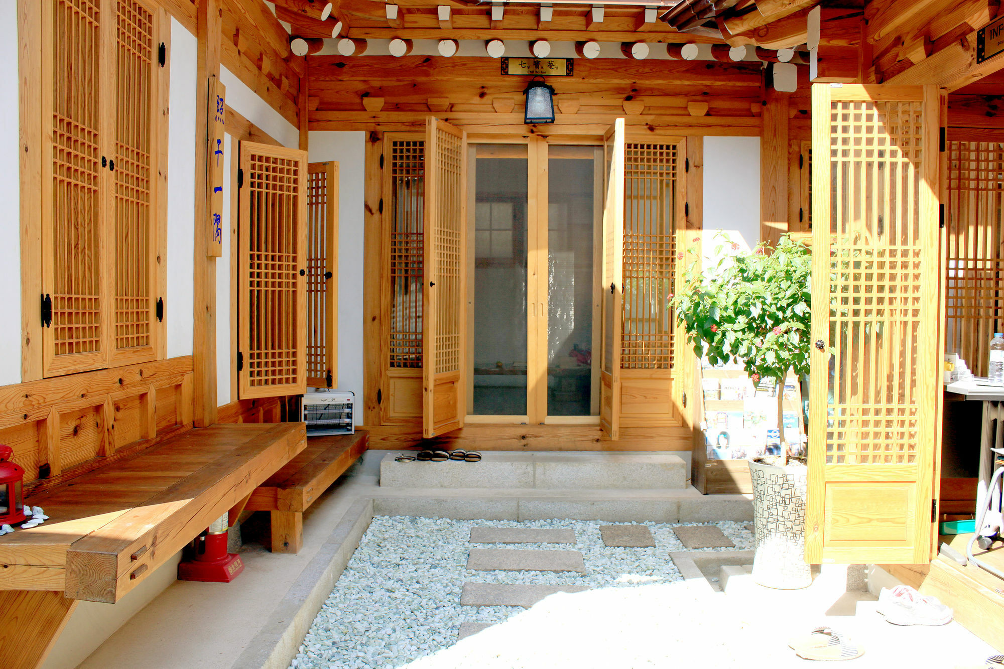 Hanok 24 Guesthouse Gyeongbokgung Сеул Екстер'єр фото