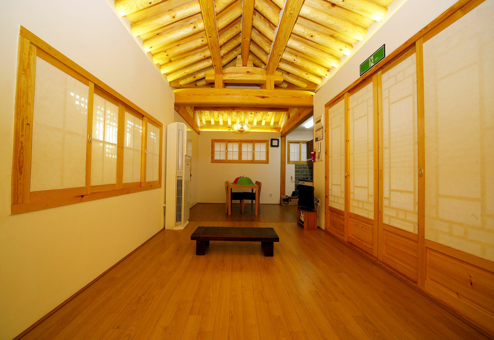 Hanok 24 Guesthouse Gyeongbokgung Сеул Екстер'єр фото